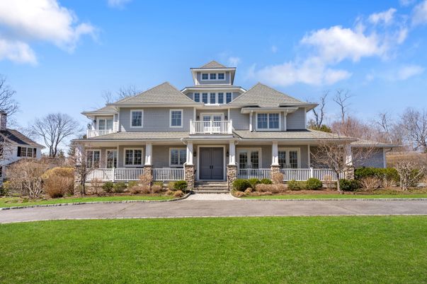Exterior, Facade, Queen Anne Victorian