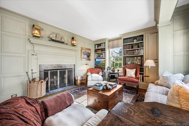 Fireplace, Interior, Living room