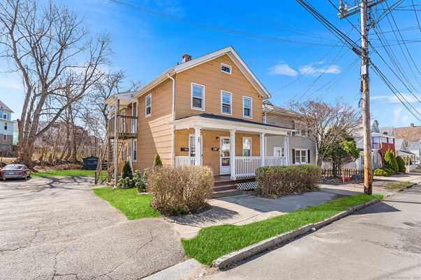 Exterior, Facade, Queen Anne Victorian