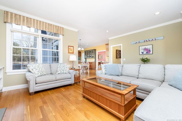 Dining room, Interior, Living room, Pendant Lights, Recessed Lighting, Wood Texture Flooring