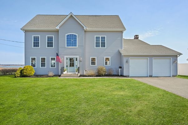 Attached, Exterior, Facade, Farmhouse