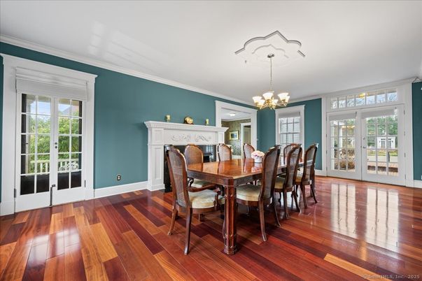 Chandelier, Dining room, Fireplace, Interior, Wood Texture Flooring