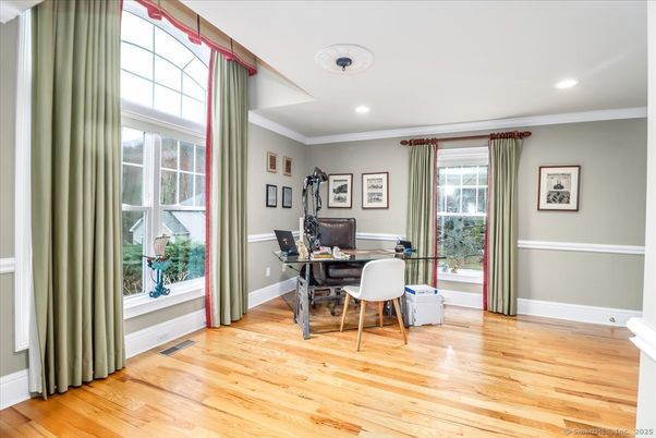 Home Office, Interior, Recessed Lighting, Wood Texture Flooring