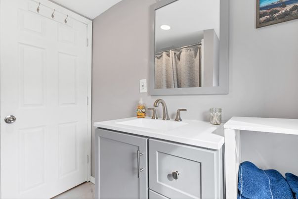 Bathroom, Interior, Recessed Lighting