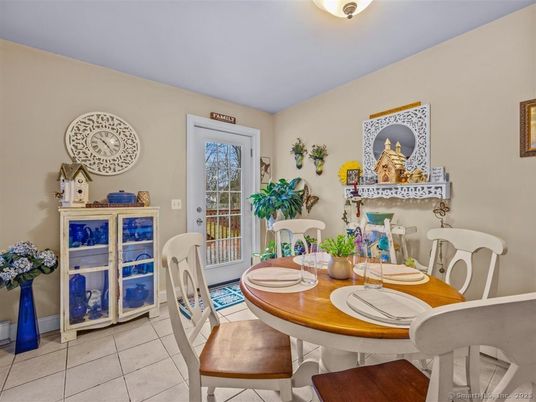 Dining room, Interior