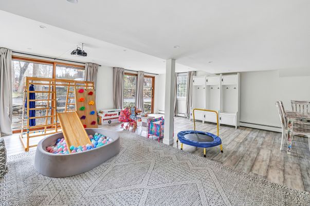 Interior, Recessed Lighting, Wood Texture Flooring