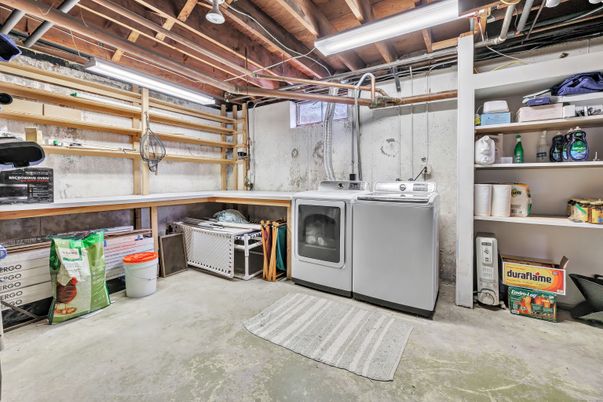Interior, Washer, Wooden Beams