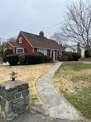 Exterior, Facade, Cape Cod
