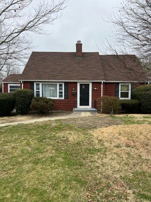 Exterior, Facade, Cape Cod