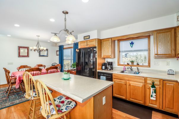 Chandelier, Dining room, Interior, Kitchen, Pendant Lights, Recessed Lighting, Wood Texture Flooring