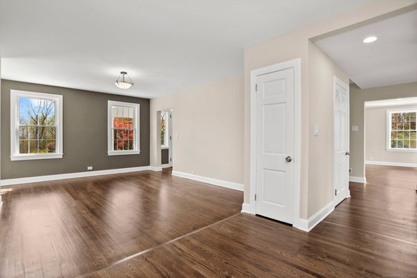 Empty room, Interior, Recessed Lighting, Wood Texture Flooring