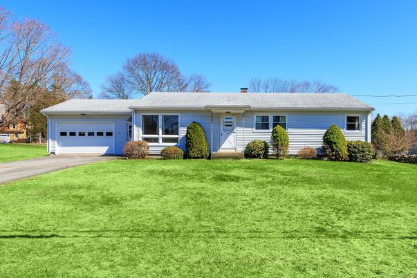 Attached, Exterior, Facade, Ranch
