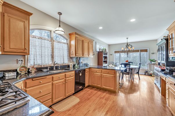 Chandelier, Dining room, Interior, Kitchen, Pendant Lights, Recessed Lighting, Wood Texture Flooring