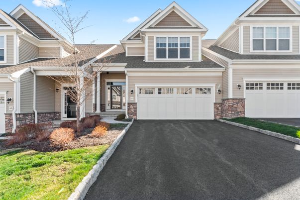 Attached, Exterior, Facade, American Craftsman