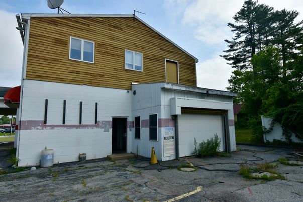 Attached, Exterior, Facade, Modern