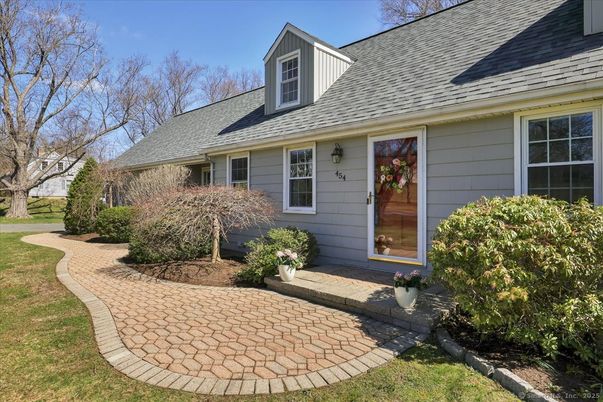 Exterior, Facade, Cape Cod