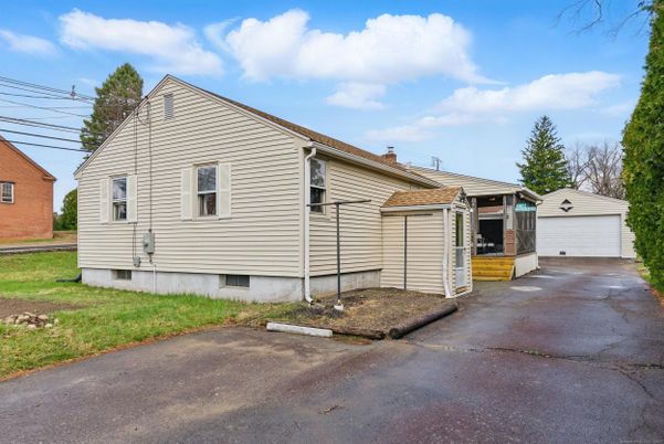 Detached Garage, Exterior