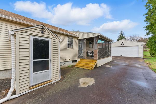 Detached Garage, Exterior