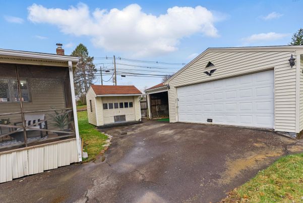 Detached Garage, Exterior