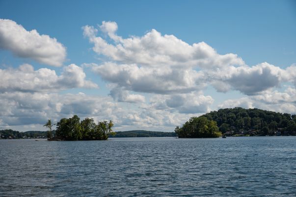 Exterior, Lake