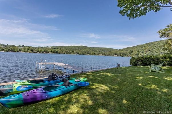 Exterior, Lake