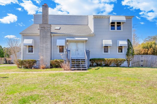 Backyard, Exterior, Facade, Farmhouse