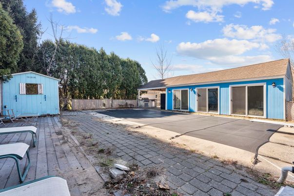 Backyard, Exterior