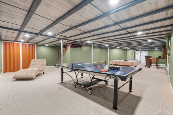 Game Room, Interior, Recessed Lighting