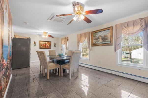 Dining room, Interior