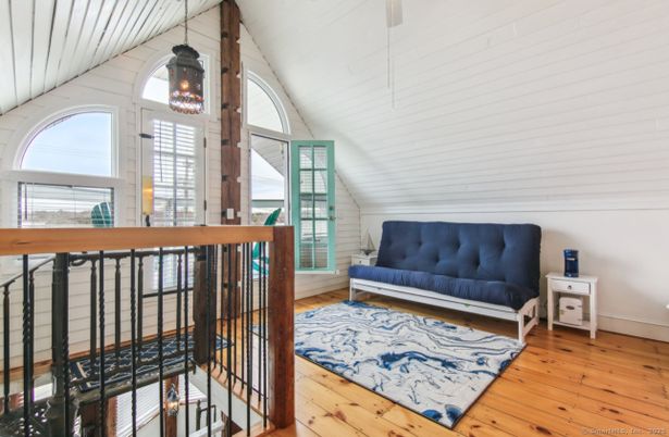 Interior, Pendant Lights, Wood Texture Flooring