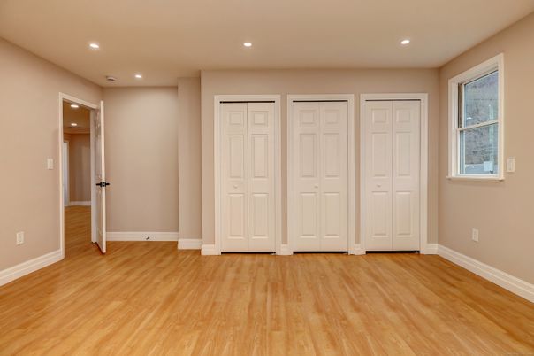 Empty room, Interior, Recessed Lighting, Wood Texture Flooring
