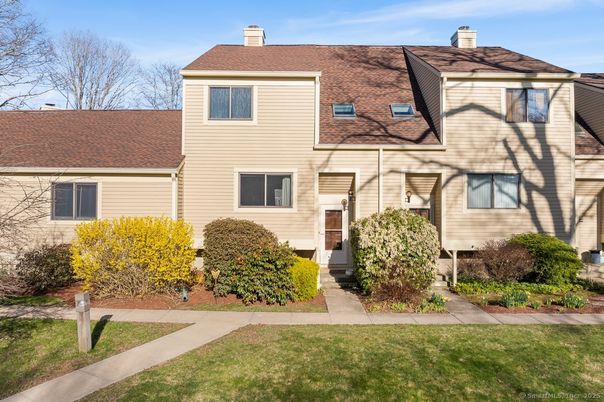 Exterior, Facade, Cape Cod