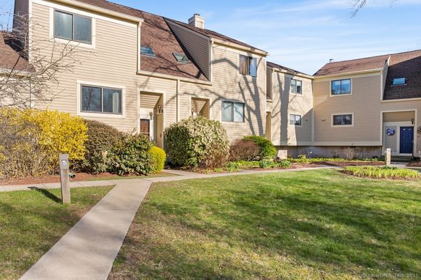 Backyard, Exterior, Facade, Rowhouse