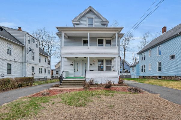 Exterior, Facade, American Foursquare