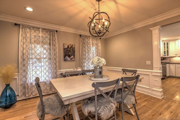 Chandelier, Dining room, Interior, Recessed Lighting, Wood Texture Flooring