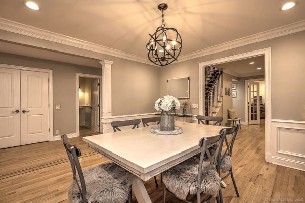 Chandelier, Dining room, Interior, Recessed Lighting, Wood Texture Flooring