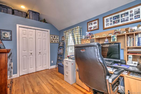 Home Office, Interior, Recessed Lighting, Wood Texture Flooring