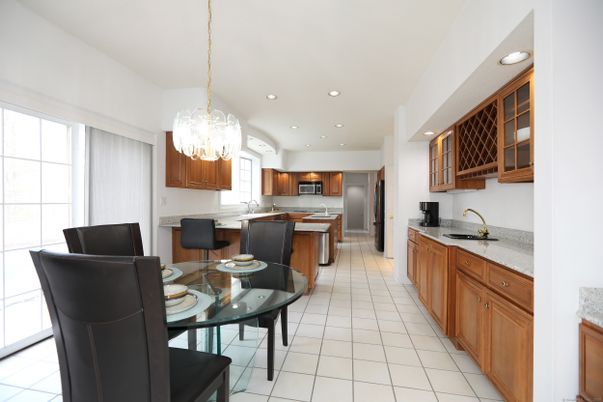 Chandelier, Dining room, Interior, Kitchen, Recessed Lighting, Stainless Steel Appliances