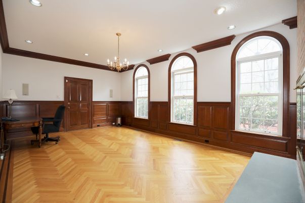 Chandelier, Interior, Recessed Lighting, Wood Texture Flooring