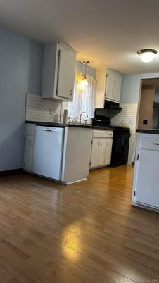 Interior, Kitchen, Pendant Lights, Wood Texture Flooring
