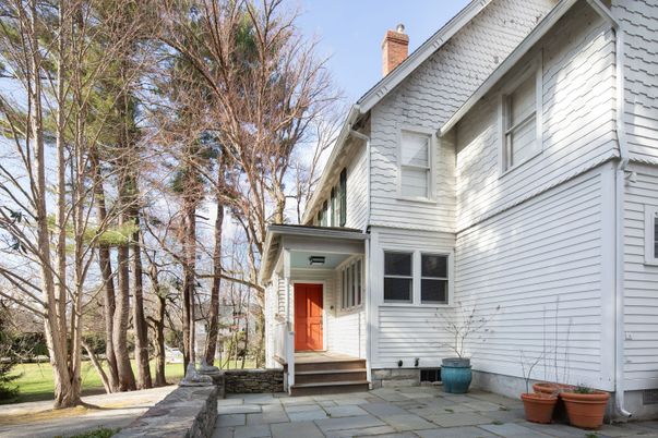 Exterior, Facade, None