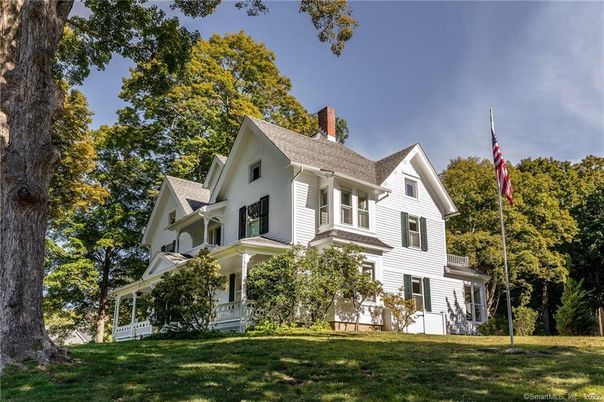 Backyard, Exterior, Facade, Farmhouse