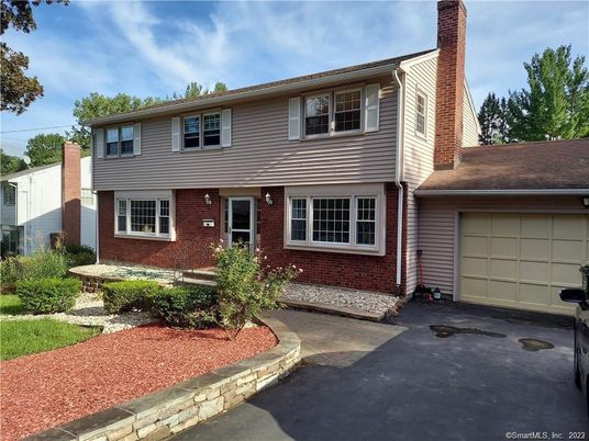 Attached, Exterior, Facade, Brick Facade, Split Level