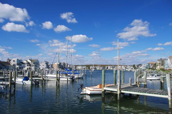 Exterior, Lake