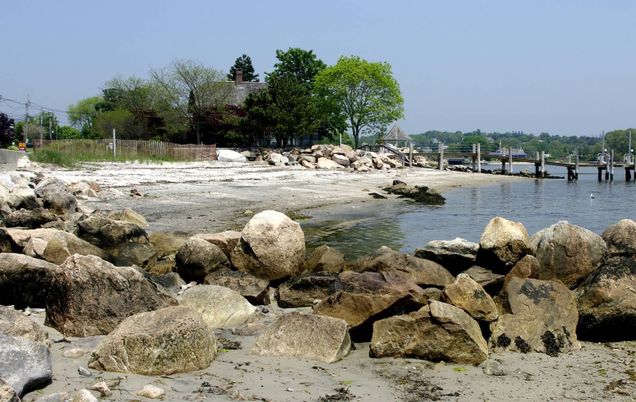 Exterior, Lake