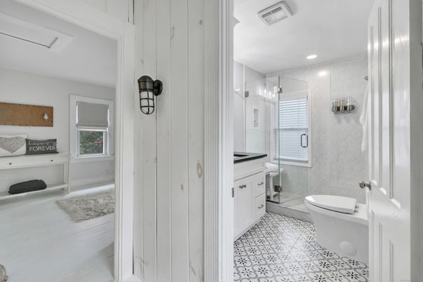 Bathroom, Interior, Recessed Lighting