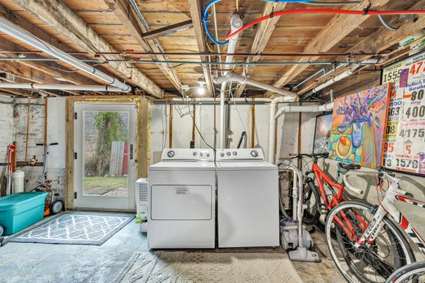 Interior, Washer, Wooden Beams, Wooden Ceilings