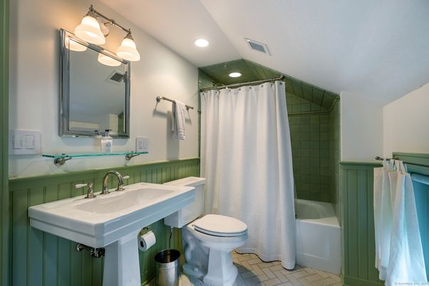 Bathroom, Interior, Recessed Lighting