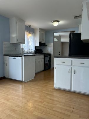 Interior, Kitchen, Pendant Lights, Wood Texture Flooring