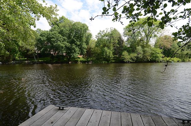 Exterior, Lake